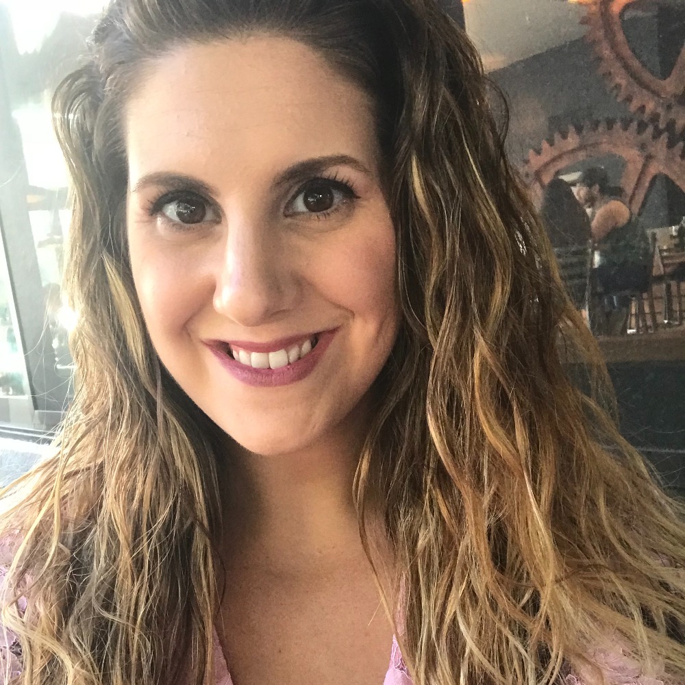 Meet your Posher, Cassandra